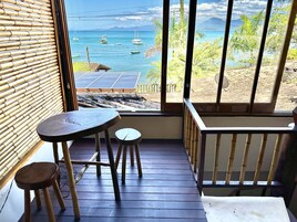 Ropa de cama hipoalergénica, minibar, escritorio y cortinas blackout 