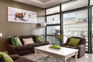 Living area - Flatrock 909 (Cape Town)