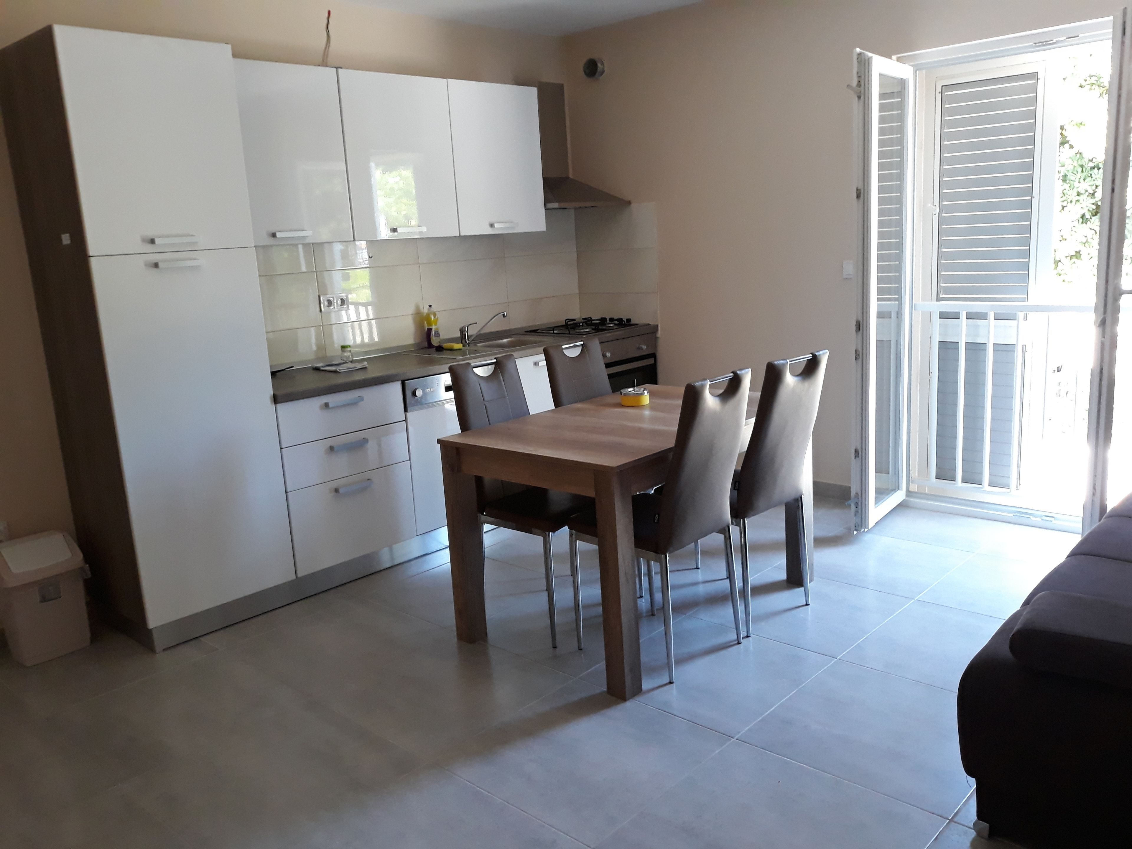 Big Apartment, 1 Bedroom, Patio | Private kitchen | Full-sized fridge, oven, stovetop, electric kettle