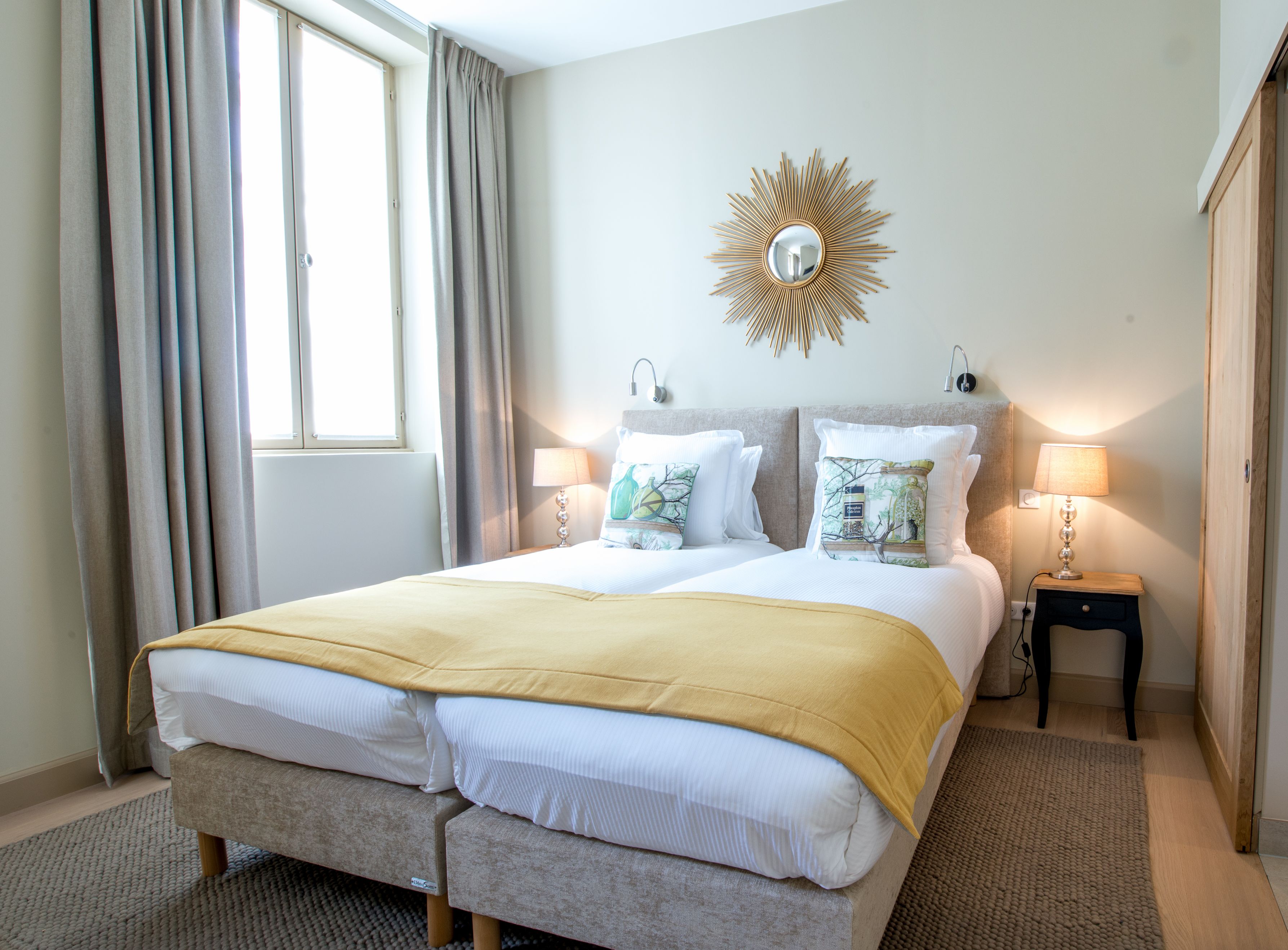 deluxe double or twin room | minibar, desk, blackout curtains, soundproofing