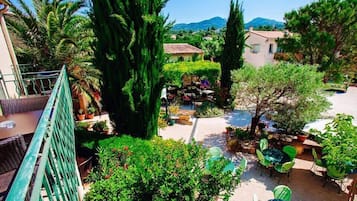 Vue depuis lâhĂ©bergement