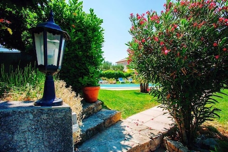 Garden. Le Pradet Hotel