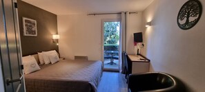 Standard Double Room, Terrace | Premium bedding, desk, soundproofing, iron/ironing board - Le Pradet Hotel (Vacqueyras)