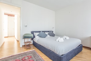 Apartment, 2 Bedrooms | 2 bedrooms, free cots/infant beds, free WiFi, bed sheets