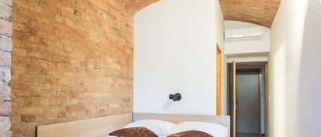 客房内保险箱、隔音、熨斗/熨板、免费 WiFi