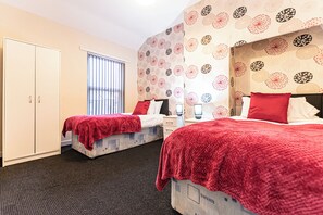 3 chambres, fer et planche à repasser, Wi-Fi gratuit, draps fournis