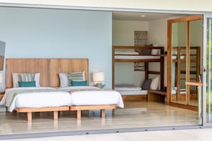4 bedrooms, in-room safe, desk, laptop workspace