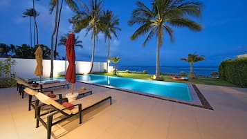 Innenpool, Außenpool