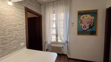 Studio, 1 Bedroom | Private kitchen | Full-sized fridge, stovetop, cookware/dishes/utensils