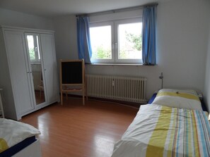 2 bedrooms, desk, iron/ironing board, travel cot