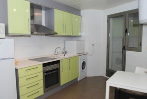 Køleskab, mikrobølgeovn, ovn, opvaskemaskine