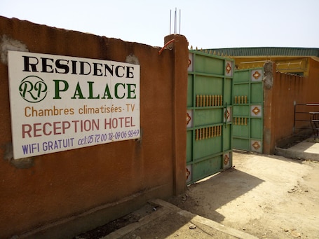 Property entrance. Residence Palace Hotel