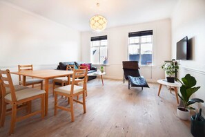 Apartamento (145945) | Zona de estar | Una televisión de pantalla plana