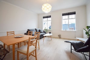 Apartamento (145945) | Zona de estar | Una televisión de pantalla plana