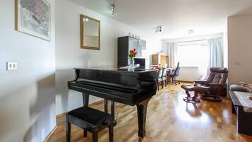 Lejlighed - 2 soveværelser (113418) | Opholdsområde | Fladskærms-tv