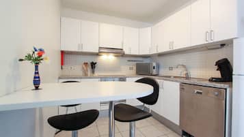 Appartement, 2 slaapkamers (113418) | Privékeuken | Een koelkast/vriezer, een oven, een kookplaat