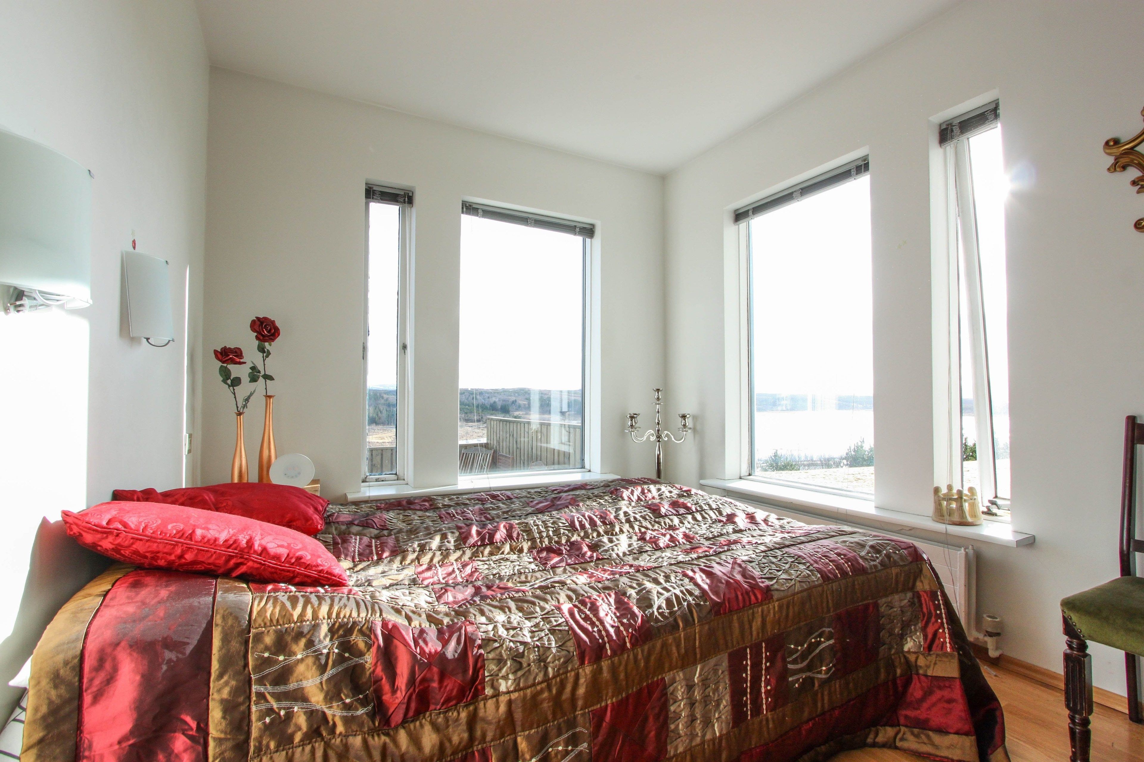 2 bedrooms, cots/infant beds, free WiFi, bed sheets