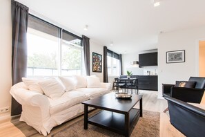Apartment, 3 Bedrooms (126826) | Living area