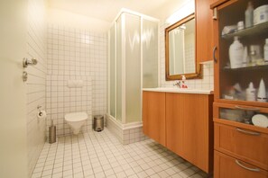 Apartment, 1 Bedroom (141469) | Bathroom
