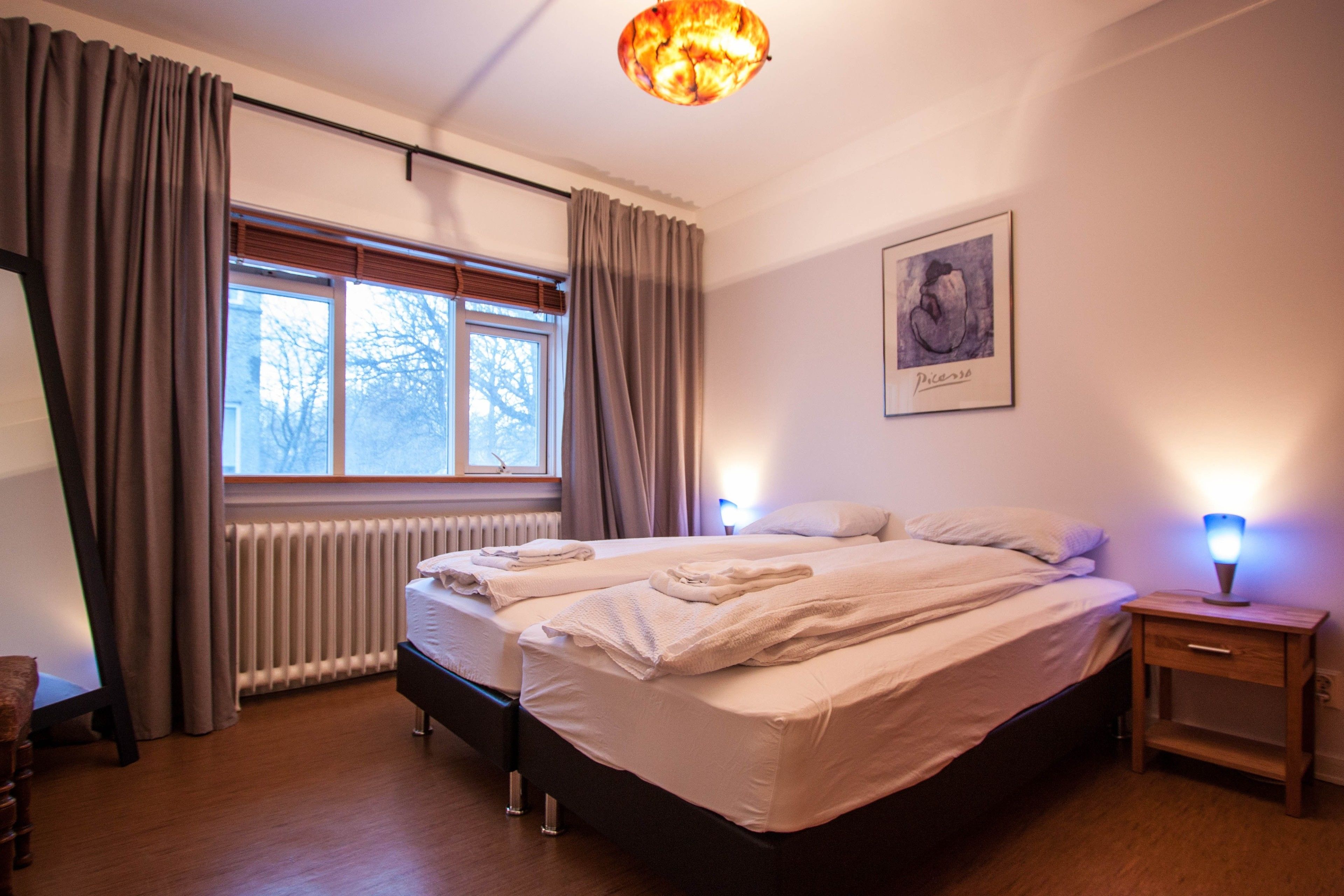 公寓, 2 间卧室 (97247) | 1 多间卧室、高档床上用品、婴儿床、床单