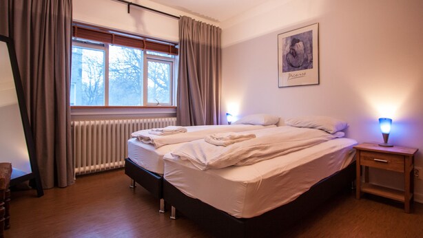 อพาร์ทเมนท์, 2 ห้องนอน (97247) | 1 ห้องนอน, เครื่องนอนระดับพรีเมียม, เปล/เตียงเด็กอ่อน, ผ้าปูที่นอน