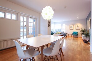 Apartment, 3 Bedrooms (158123) | In-room dining - Apartment S31 (Reykjavik)