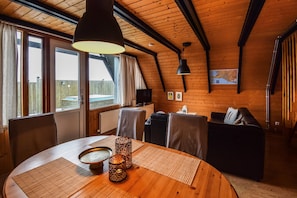 House, 2 Bedrooms (167891) | In-room dining - Króksvör 20 (Selfoss)