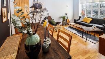 House, 3 Bedrooms (170762) | Living area