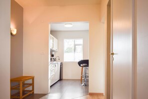 1 bedroom, cots/infant beds, bed sheets