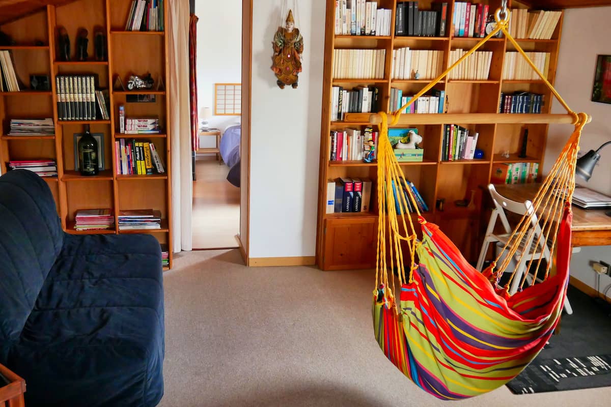 Suite, 2 Queen Beds, Garden View | Living area