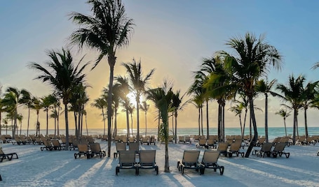 4 outdoor pools, sun loungers