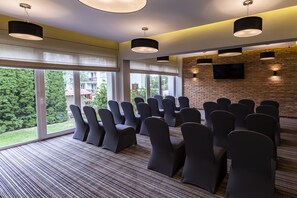 Trung tâm hành chính, văn phòng