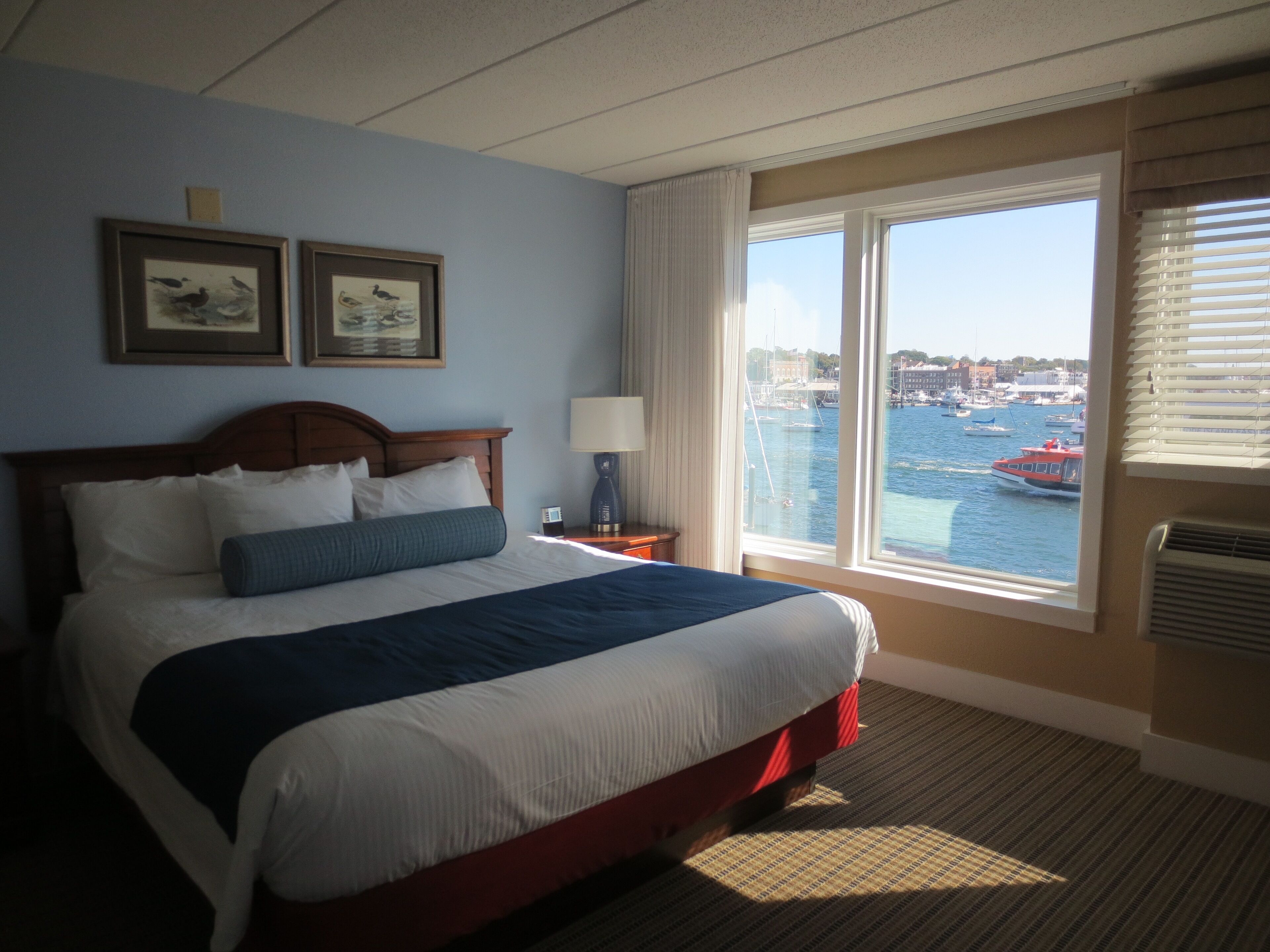 October Newport Inn on Long Wharf, Waterfront Unit