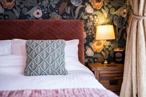 Double Room (Balcony Room) | Individually decorated, individually furnished - Southcliffe Bed & Breakfast (Lynton)