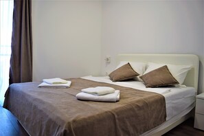 Standard Apartment | Individually decorated, individually furnished, soundproofing - Martinovic Rooms (Budva)