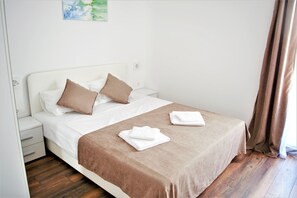 Standard Apartment | Individually decorated, individually furnished, soundproofing - Martinovic Rooms (Budva)