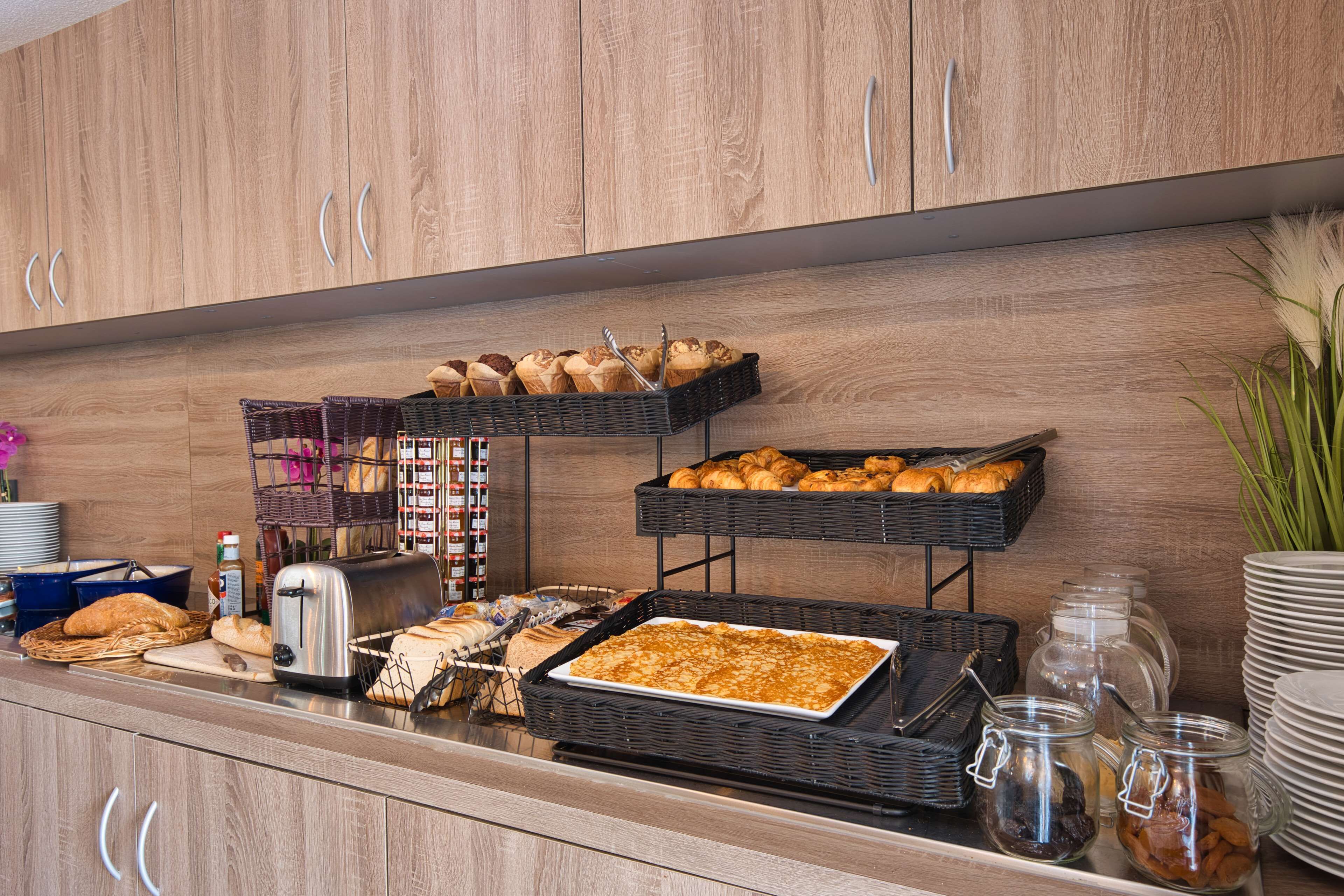 daily buffet breakfast (eur 17.00 per person)