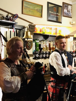 Bar (on property) - The Clachan Inn (Drymen)