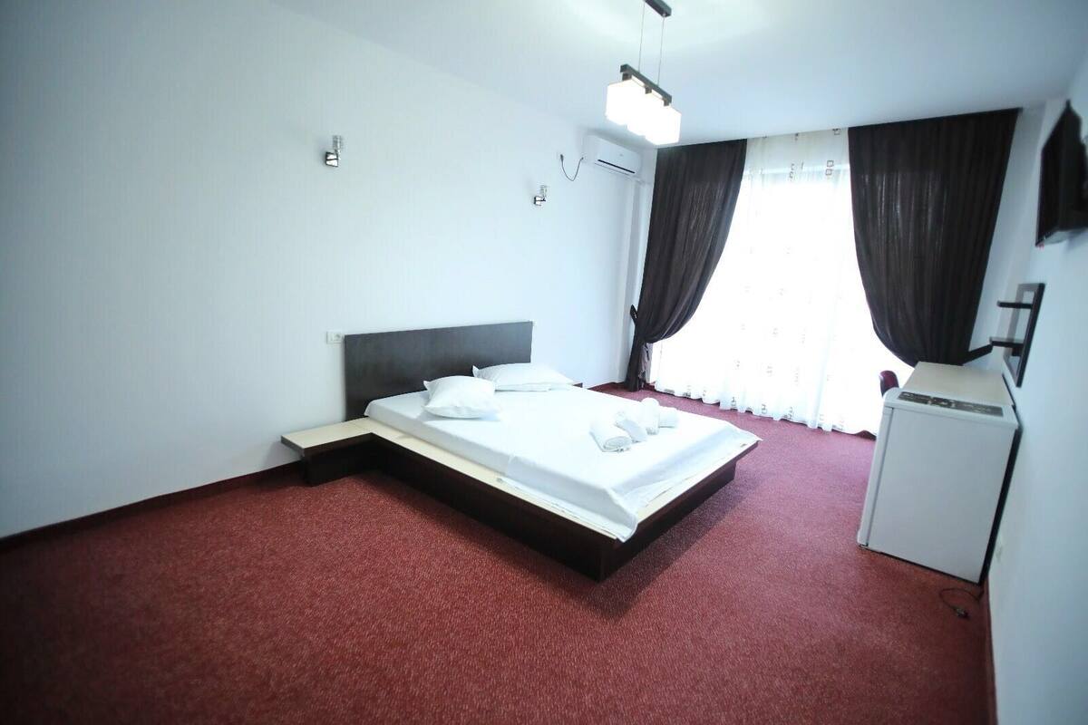Chambre Double, 1 très grand lit