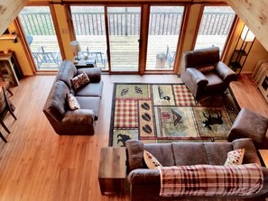 Smart TV, chimenea y reproductor de DVD 