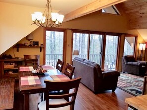 Smart TV, chimenea y reproductor de DVD 