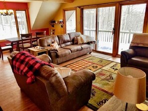 Smart TV, fireplace, DVD player