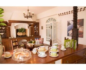 Bao gồm bữa sáng buffet hàng ngày