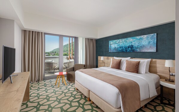 Standard-Zweibettzimmer, Balkon | 1 Schlafzimmer, Minibar, Schreibtisch, laptopgeeigneter Arbeitsplatz