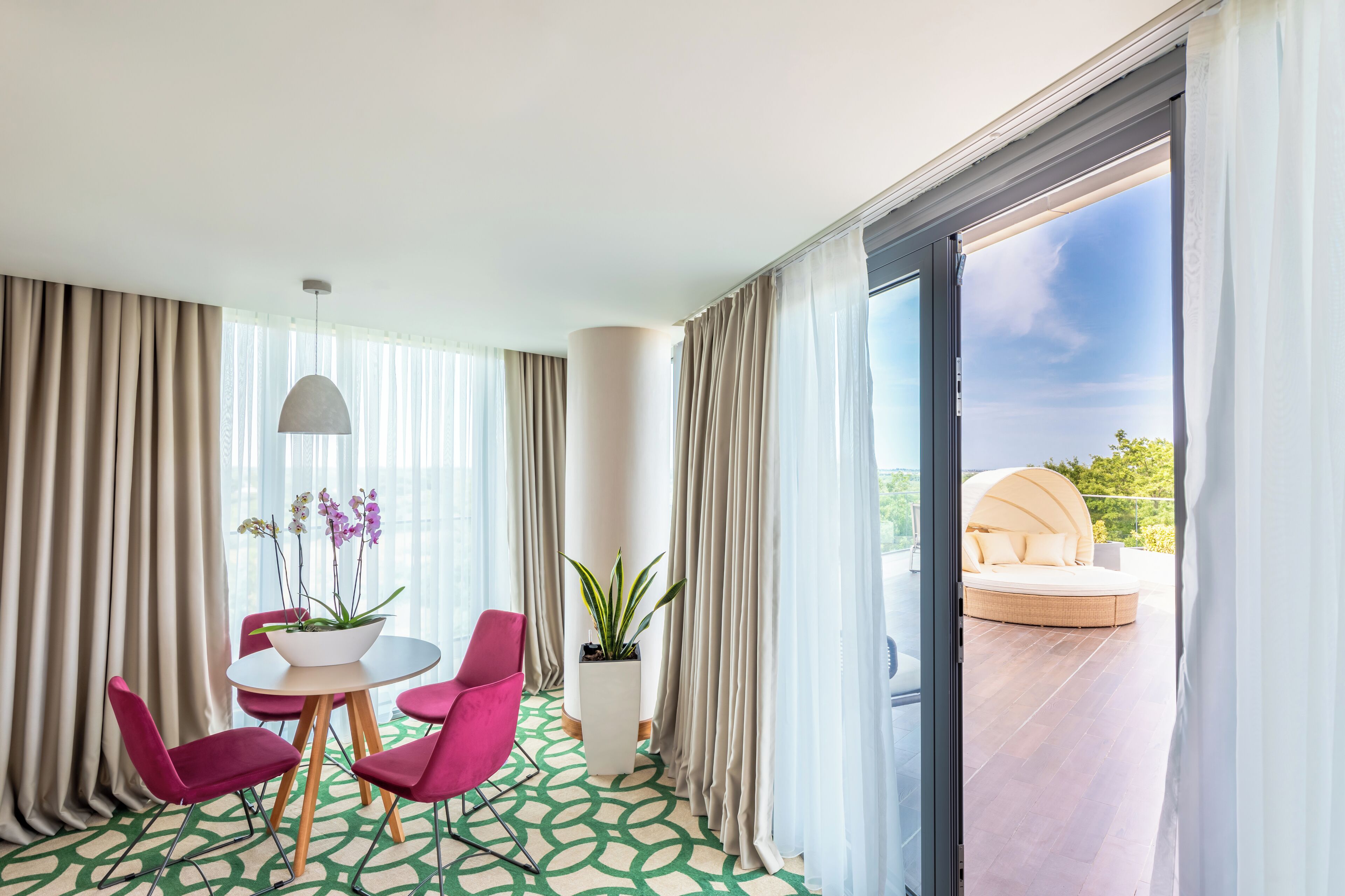 family room with terrace | 1 bedroom, minibar, desk, laptop workspace