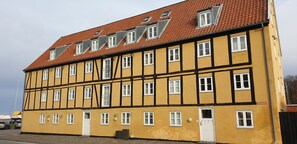 Front of property - Apartments Bandholm (Bandholm)