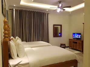 Villa Twin | セーフティボックス (室内)、デスク、WiFi (無料)、ベッドシーツ