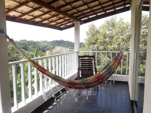 Maison Familiale, plusieurs lits, vue colline | Balcon