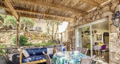 PALOMBAGGIA beaches 2Km, peacefull, value for money, Air conditioning / WIFI