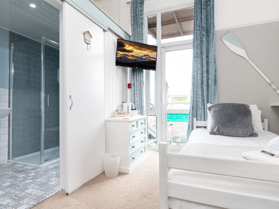 Deluxe Twin Room, 2 Twin Beds | Premium bedding, individually decorated, individually furnished